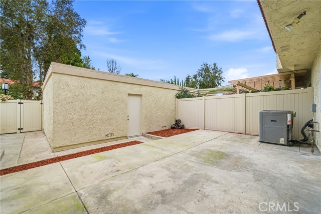 Detail Gallery Image 17 of 57 For 11717 Garden Grove Bld, Garden Grove,  CA 92843 - 3 Beds | 2/1 Baths