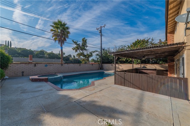 Image 28 of 31 For 423 Canoe Cove