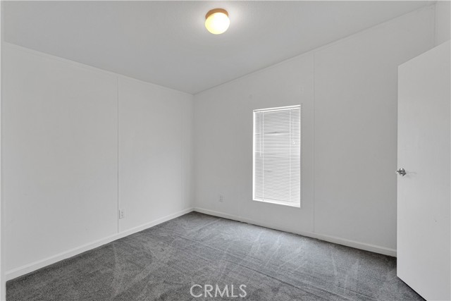 27320 Rodeo Road, Helendale CA: https://media.crmls.org/medias/f1ef22e4-1705-4fcf-be4d-25db6597928a.jpg
