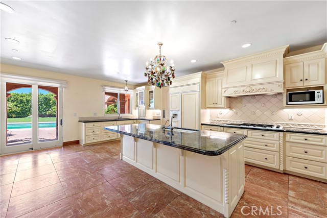 4060 Calle Isabella, San Clemente CA: https://media.crmls.org/medias/f1ef7ce0-8561-4feb-9dac-49692ede23d5.jpg