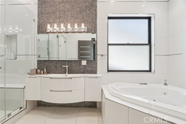 10418 Rubio Avenue, Granada Hills CA: https://media.crmls.org/medias/f1ef9c13-ed5a-42de-b544-89d231ada9d1.jpg