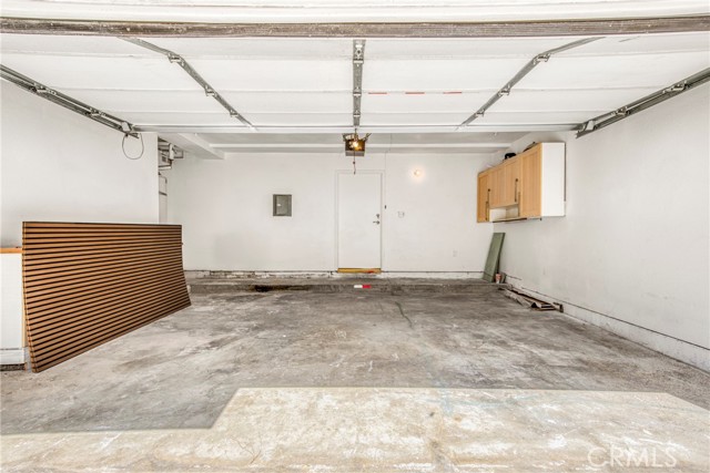 14383 Nordhoff Street, Panorama City CA: https://media.crmls.org/medias/f1efb606-ff34-4b18-9902-8ebc385ebb43.jpg