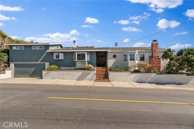 Detail Gallery Image 1 of 1 For 601 27th St, Manhattan Beach,  CA 90266 - 3 Beds | 2 Baths