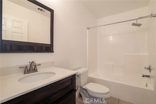 Detail Gallery Image 27 of 35 For 13775 Glenoaks Bld #15,  Sylmar,  CA 91342 - 3 Beds | 2/1 Baths