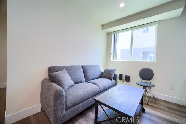 1423 New Hampshire Avenue, Los Angeles CA: https://media.crmls.org/medias/f1f07d13-c5c2-40fb-9d51-681799f788f2.jpg