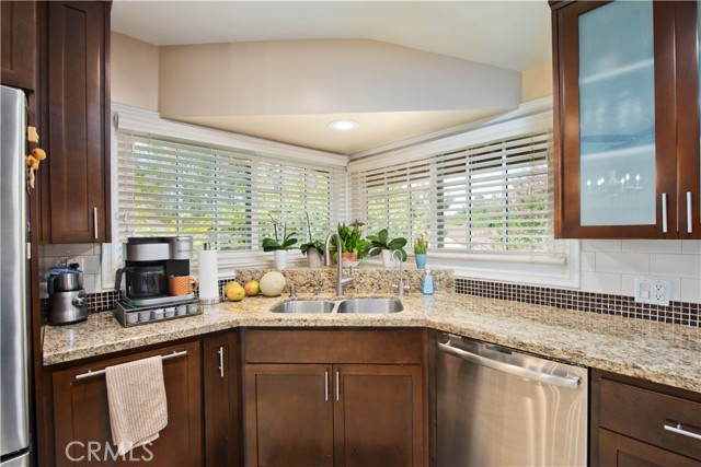 Detail Gallery Image 7 of 26 For 16534 Bosque Dr, Encino,  CA 91436 - 3 Beds | 2/1 Baths