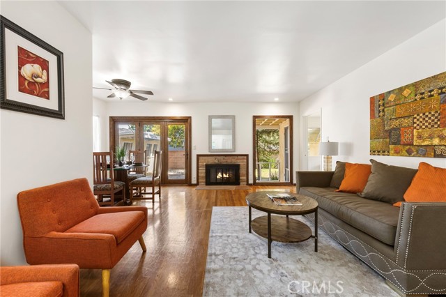 Detail Gallery Image 4 of 45 For 2334 Iroquois Ave, Long Beach,  CA 90815 - 2 Beds | 2 Baths