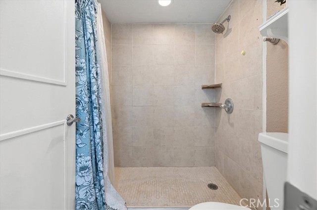 Detail Gallery Image 8 of 17 For 11375 Winery Dr., Fontana,  CA 92337 - 3 Beds | 2 Baths
