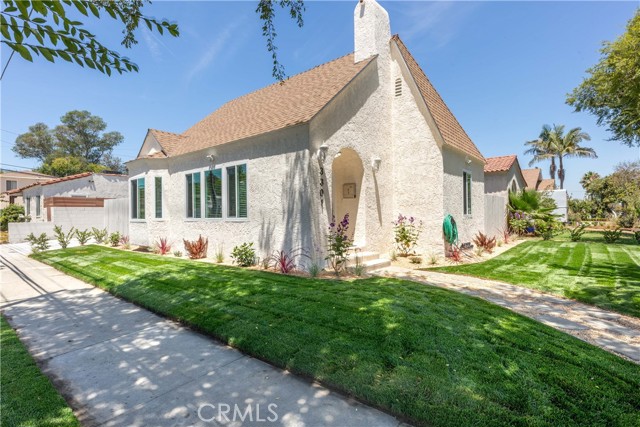 Detail Gallery Image 4 of 44 For 3301 Falcon Ave, Long Beach,  CA 90755 - 2 Beds | 1 Baths