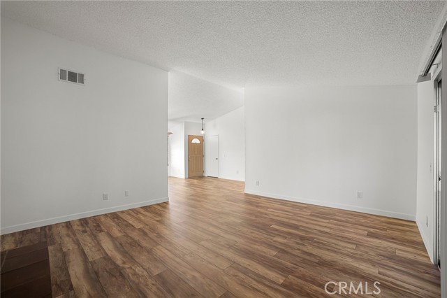 Detail Gallery Image 5 of 33 For 1549 Agate, Colton,  CA 92324 - 3 Beds | 2 Baths