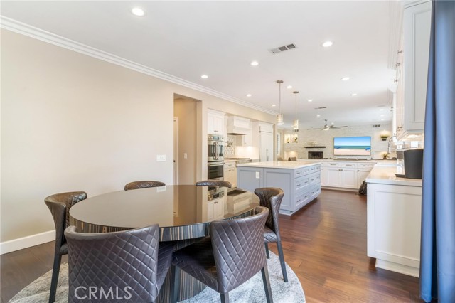 7681 Stonegate Drive, Eastvale CA: https://media.crmls.org/medias/f1f532fa-5d89-412d-99c4-9ea29c362c34.jpg