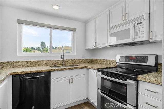 Detail Gallery Image 9 of 32 For 27906 Amber #231,  Mission Viejo,  CA 92691 - 2 Beds | 2 Baths