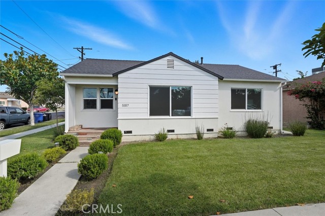 5357 122nd St, Hawthorne CA: https://media.crmls.org/medias/f1f5b9a8-df67-40aa-9b73-0e9982ae47ef.jpg