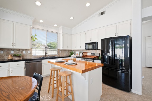 Detail Gallery Image 19 of 71 For 1375 Coral Gables Cir, Corona,  CA 92881 - 4 Beds | 2 Baths