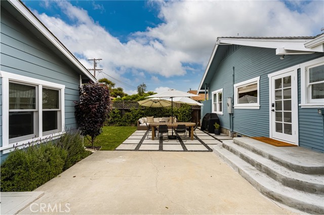 661 Grand Avenue, Long Beach CA: https://media.crmls.org/medias/f1f6ea15-8e6b-483a-8386-b5d99c5c1cec.jpg