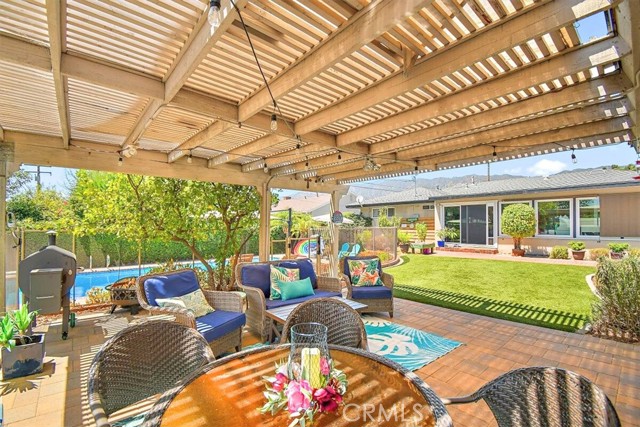 902 E Cypress, Glendora CA: https://media.crmls.org/medias/f1f71e1b-71af-4284-b9f9-c0500ce69370.jpg