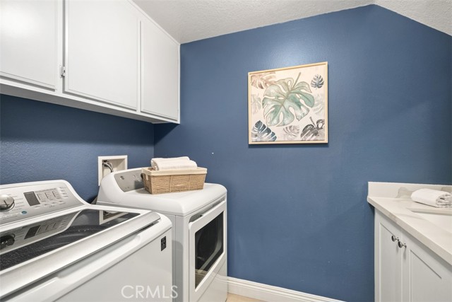 27692 Motherlode Court, Laguna Niguel CA: https://media.crmls.org/medias/f1f74ecf-06db-4c4a-a5fa-78886b992b6c.jpg