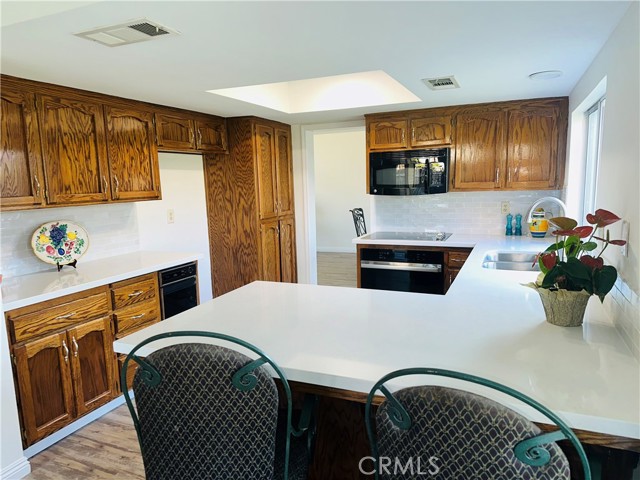 Detail Gallery Image 16 of 46 For 601 Las Arenas Ct, Bakersfield,  CA 93314 - 3 Beds | 2/1 Baths