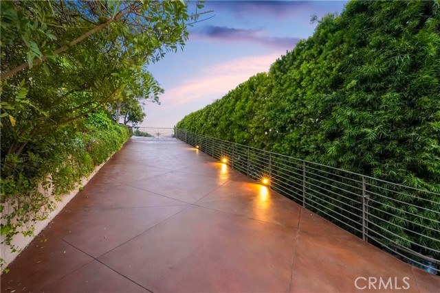 2516 Temple Hills Drive, Laguna Beach CA: https://media.crmls.org/medias/f1f7a8ec-a9ee-41a6-ad59-4df8f265c349.jpg