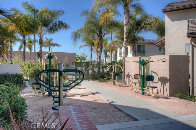 12039 Stanley Park Court, Hawthorne CA: https://media.crmls.org/medias/f1f80c06-d69c-4eea-8a69-6e09c2cf1f50.jpg