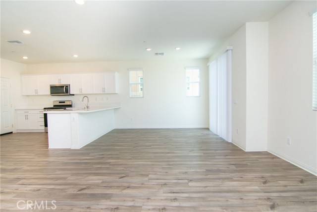 Detail Gallery Image 7 of 18 For 1592 Redwoods Dr, Upland,  CA 91784 - 3 Beds | 2/1 Baths