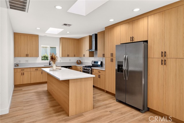 Front Image Thumbnail for CRSR26025931