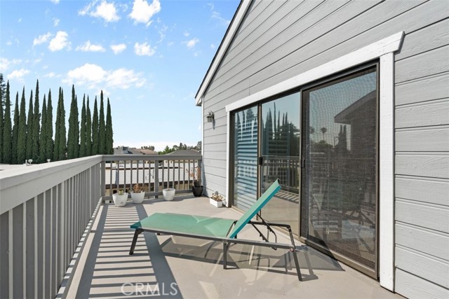 221 Violet Avenue, Monrovia CA: https://media.crmls.org/medias/f1f960f2-27b6-4c50-8e91-5fdaf5b0126b.jpg