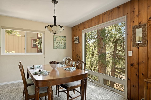 Detail Gallery Image 3 of 23 For 26495 Walnut Hills Dr, Lake Arrowhead,  CA 92391 - 3 Beds | 2 Baths