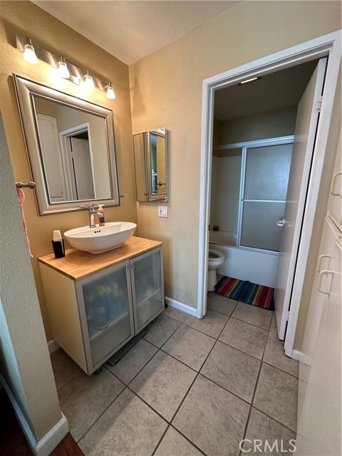 Main bathroom