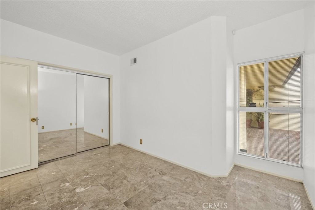 MLS #GD25111398 img 4