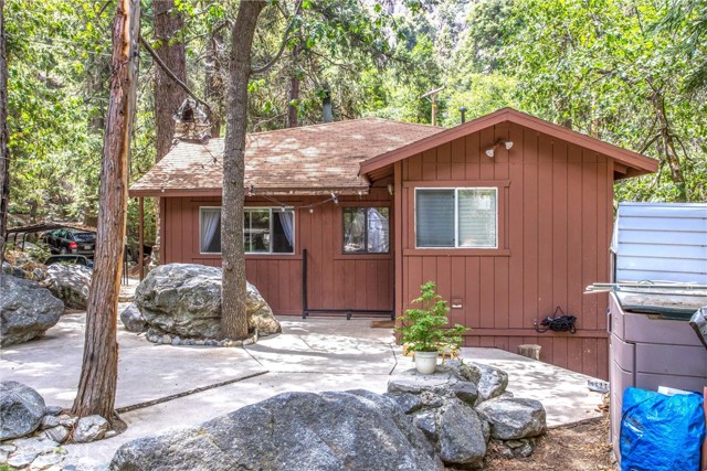 9269 Wood Road, Forest Falls CA: https://media.crmls.org/medias/f1faeddd-bc74-49aa-9b15-ffd968a950b5.jpg