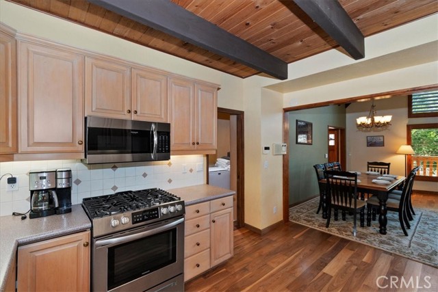 Detail Gallery Image 10 of 49 For 415 Golf Course, Lake Arrowhead,  CA 92352 - 4 Beds | 3/1 Baths