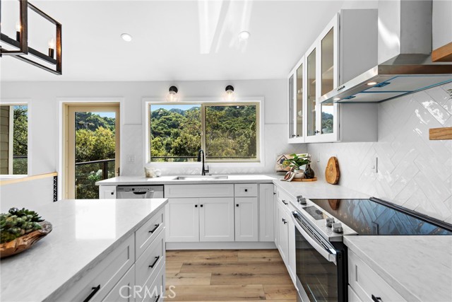Detail Gallery Image 7 of 48 For 20672 Mountain View Rd, Trabuco Canyon,  CA 92679 - 4 Beds | 3/1 Baths