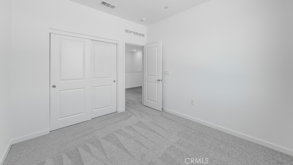 https://media.crmls.org/medias/f1fbf67f-c4bd-4536-a609-9bc9171ab041.jpg?preset=X-Large