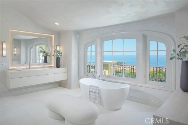 Detail Gallery Image 30 of 53 For 3 Island Vista, Newport Coast,  CA 92657 - 6 Beds | 6/2 Baths