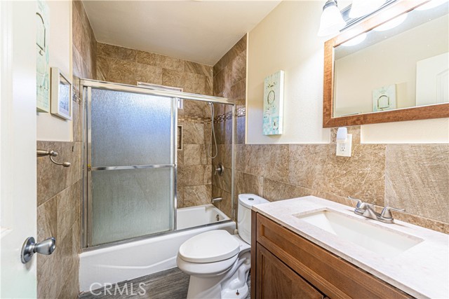 1915 E 55th Street, Long Beach CA: https://media.crmls.org/medias/f1fda484-1ef6-4d6a-9555-b239518548fa.jpg