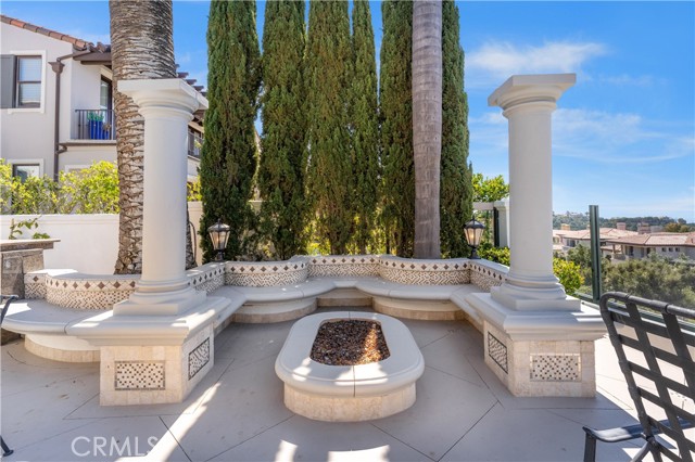 7 Vista Luci, Newport Coast CA: https://media.crmls.org/medias/f1fda628-ecf8-409f-8fb4-f3a1d7a68d2a.jpg