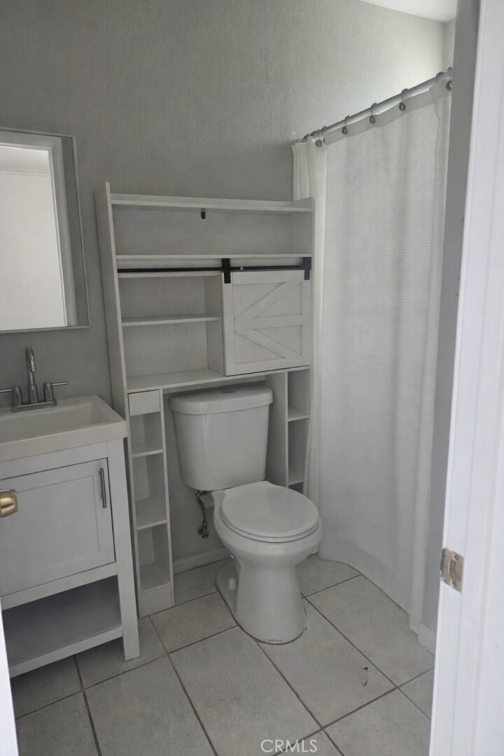 https://media.crmls.org/medias/f1fe7c0c-a2f2-41d0-8eda-5736b91beb36.jpg?preset=X-Large