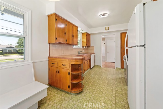 Image 13 of 38 For 883 Leadora Avenue
