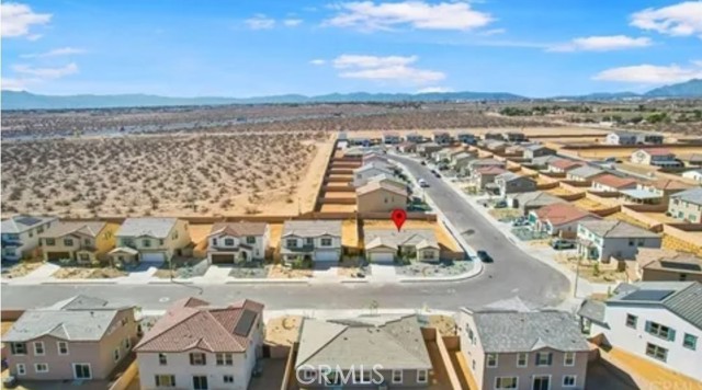 13833 RAVEN ST, Victorville CA: https://media.crmls.org/medias/f20164ea-7b39-4ca0-957f-9e813af8cffc.jpg
