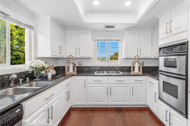 2421 Hill Lane, Redondo Beach, California 90278, 3 Bedrooms Bedrooms, ,2 BathroomsBathrooms,Residential,Sold,Hill,SB22161508