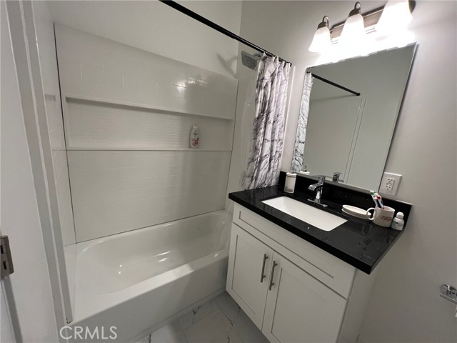 6919 Lena, West Hills CA: https://media.crmls.org/medias/f202ed9f-4f3e-455f-a5e8-822643d10bfe.jpg