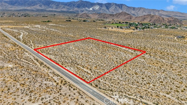 Detail Gallery Image 10 of 13 For 4501725 Crystal Creek, Lucerne Valley,  CA 92356 - – Beds | – Baths