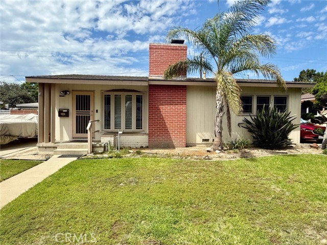 Detail Gallery Image 3 of 9 For 2381 N Bellflower Bld, Long Beach,  CA 90815 - 2 Beds | 1 Baths