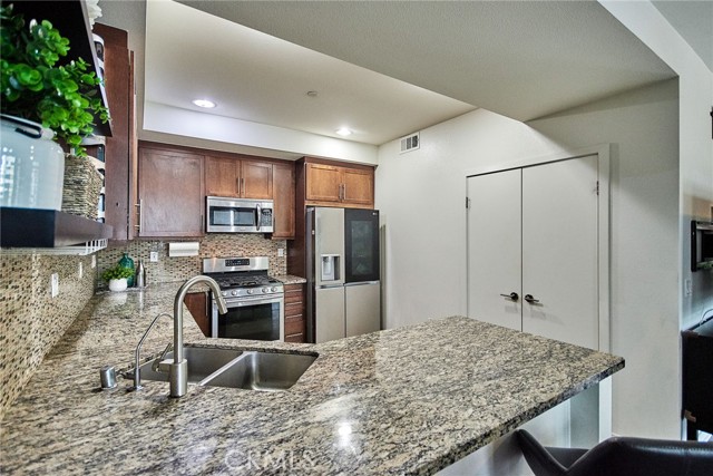 Detail Gallery Image 18 of 52 For 788 Colorado Cir, Carson,  CA 90745 - 2 Beds | 3 Baths