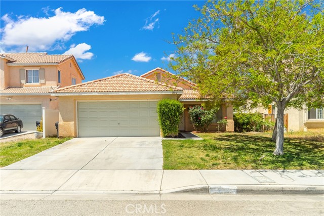 Detail Gallery Image 1 of 25 For 36915 Royce Ct, Palmdale,  CA 93552 - 3 Beds | 2 Baths