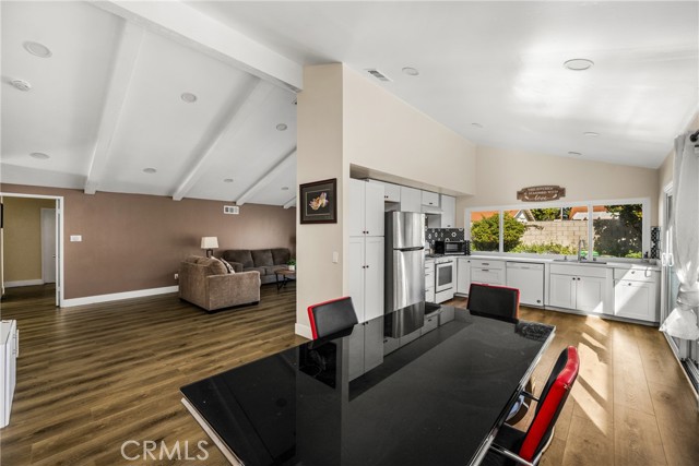 Detail Gallery Image 15 of 29 For 605 W Curie, Santa Ana,  CA 92707 - 4 Beds | 2 Baths