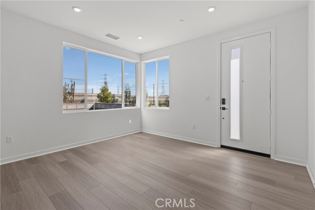 Detail Gallery Image 7 of 27 For 3679 W S. Eichler Paseo #12,  Ontario,  CA 91761 - 3 Beds | 2/1 Baths