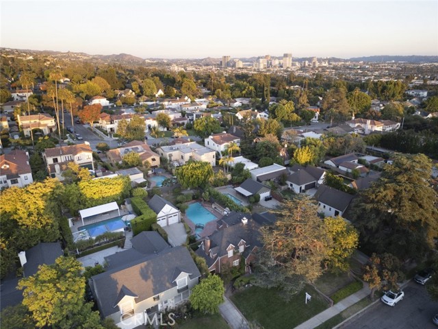 1640 Ard Eevin Avenue, Glendale CA: https://media.crmls.org/medias/f2067164-8e2a-4fe3-b423-43c1971f22a2.jpg