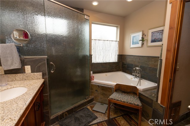 Detail Gallery Image 18 of 44 For 39255 Seminole, Fawnskin,  CA 92333 - 5 Beds | 4/1 Baths